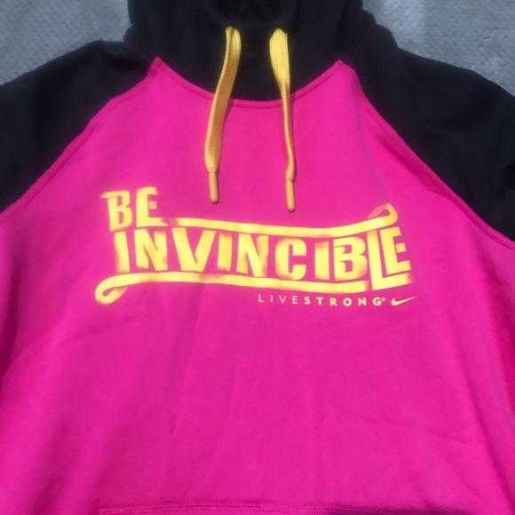 Live strong hoodie - Picture 2 of 3